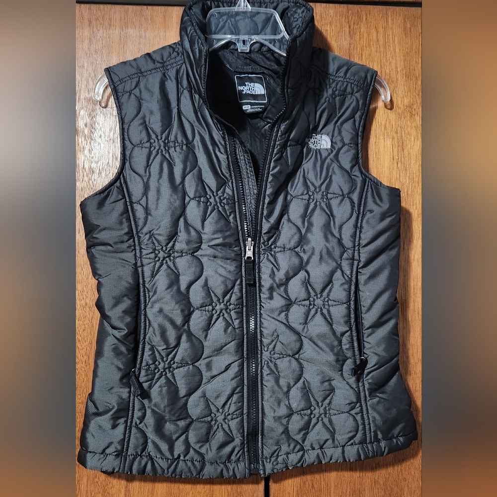 The North Face Women's Charcoal Quilted Vest Size Medium EUC
